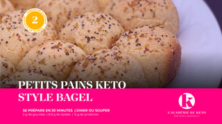 Petits pains Keto style bagel avec assaisonnement bagel tout garni (everything bagel)